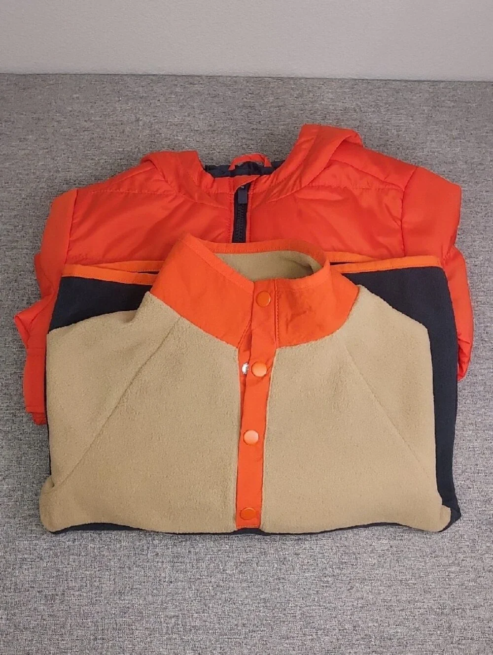Old Navy 3-Piece Set Orange Quilted Jacket Colorblock Fleece T-Shirt Size 5T NWT